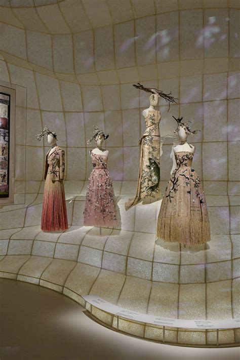 the sainsbury gallery dior|Dior designer of dreams.